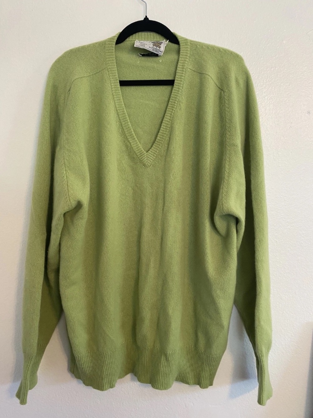 Turnbull & Asser Mens Sweater  Pure Cashmere HAND FRAMED Green V Neck Size XL